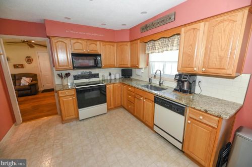 17 Briarwood Rd, Shrewsbury PA  17361-1801 exterior
