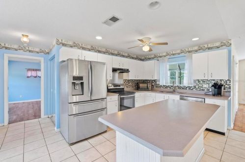 1845 Mango Tree Dr, Edgewater FL 32141-3925 exterior