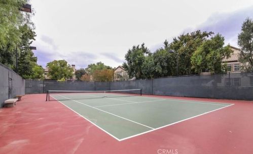 24109 Del Monte Dr, Santa Clarita CA  91355-3870 exterior