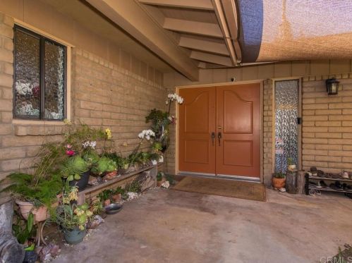 9416 Vista Aleta, Valley Center CA  92082-5533 exterior