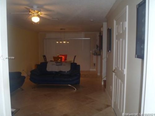 2124 171st Ter, Hollywood FL  33028-2054 exterior