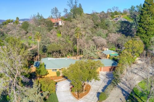 15 Woodcrest Dr, Oroville CA  95966-5518 exterior