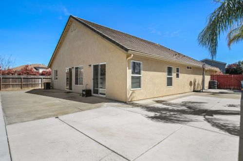 2311 Portifino St, Manteca CA  95337-8405 exterior
