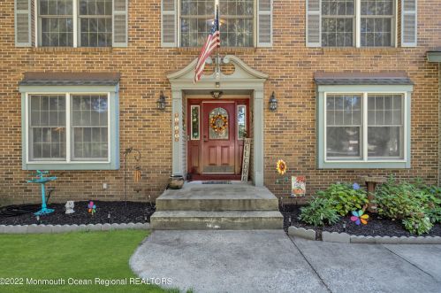 581 Bennetts Mills Rd, Jackson Twp, NJ 08527-2451