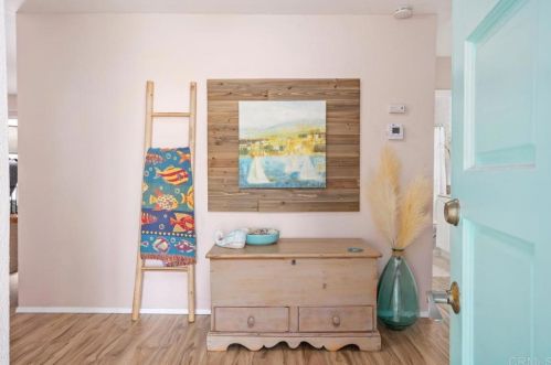 4037 Vista Calaveras St, Oceanside CA  92056-4607 exterior