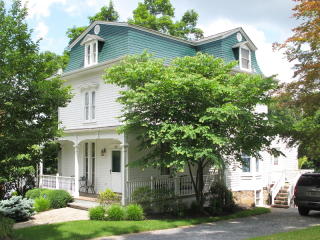 110 Main St, Hampton, NJ 08827-5416