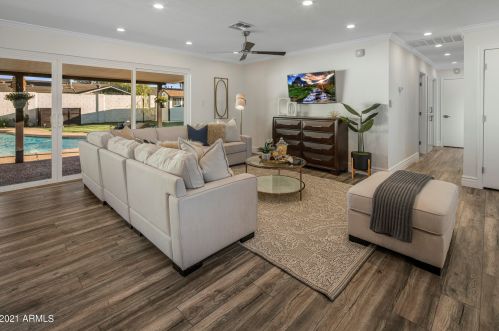 8649 Plz Ave, Scottsdale AZ 85250-6706 exterior