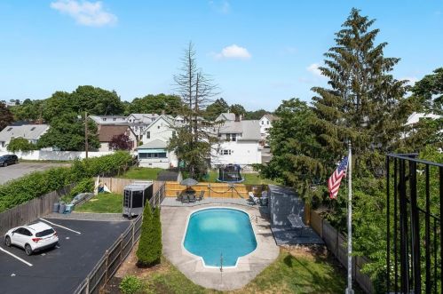 36 Lambert Ave, Chelsea MA  02150-1304 exterior