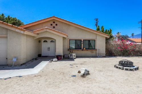 67795 Medano Rd, Cathedral City, CA 92234-5562