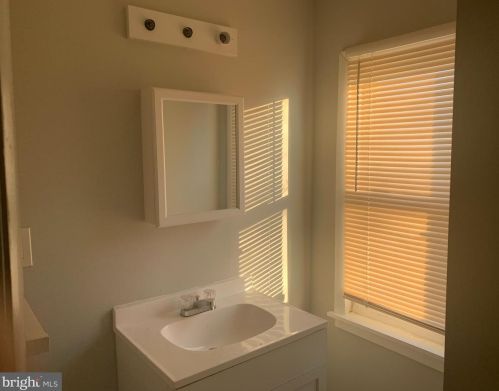 27 Wood St, West Deptford NJ  08066-1444 exterior