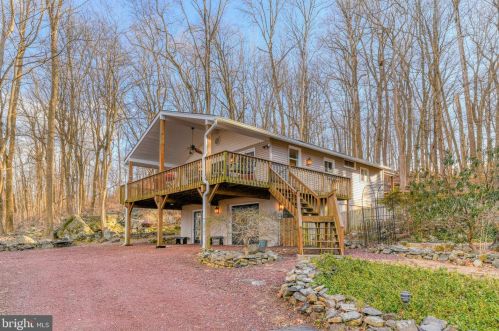 1726 Skyline Dr, Upper Black Eddy, PA 18972-9409