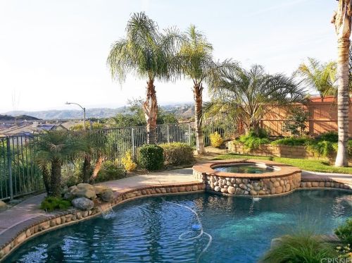 26517 Cardinal Dr, Santa Clarita, CA 91387-6318