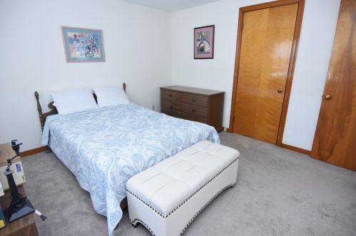 226 Marigold St, Whitaker PA  15120-2233 exterior