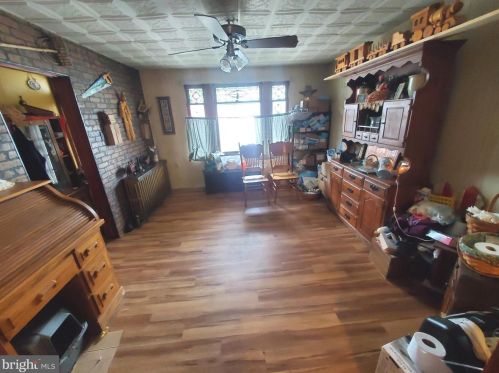 52 Howard Ave, Coaldale, PA 18218-1517