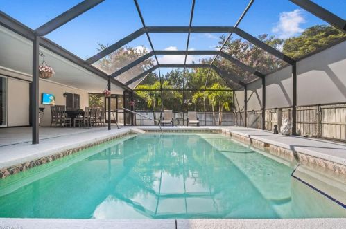 101 Sharwood Dr, Naples FL  34110-5721 exterior