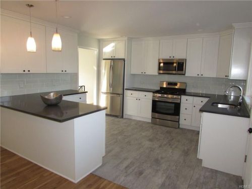 7 Frost Ln, Hartsdale, NY 10530-1310