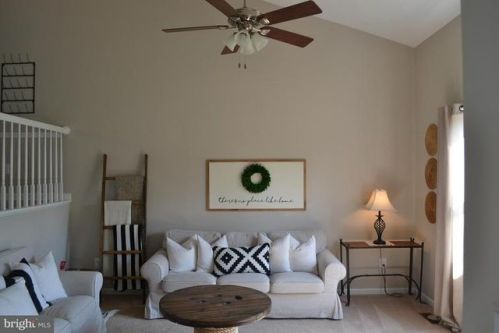 2 Collen Rd, Fredericksburg, VA 22406-1156