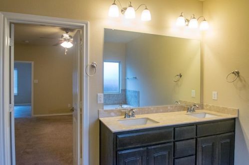 4512 Gunnison Dr, Denton TX  76208 exterior