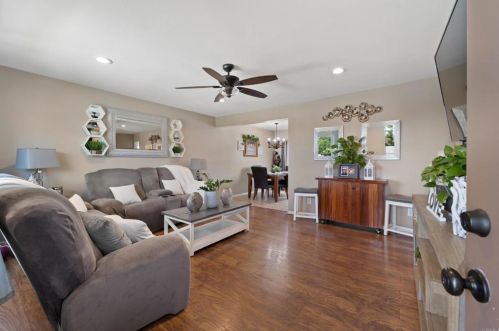 903 Jamacha Rd, El Cajon CA  92019-3203 exterior