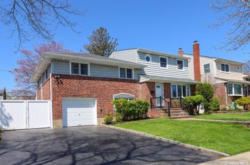 2110 Bit Path, Seaford, NY 11783-2402