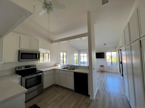 18052 Avenida Alozdra, San Diego CA 92128-1570 exterior