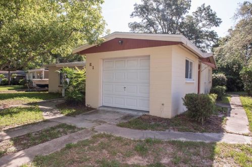 21 High Ridge Rd, Daytona Beach, FL 32117-1827