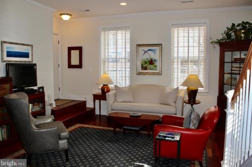600 Admirals Way, Philadelphia, PA 19146-5222