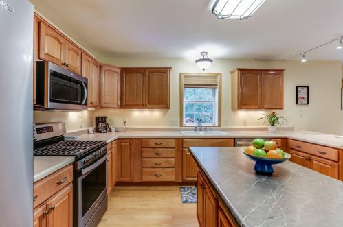 2102 116 St, Kenosha WI 53158-3605 exterior