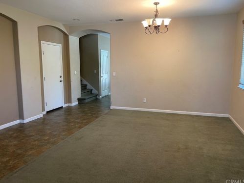 6736 Bruins Ct, Winton, CA 95388-9671