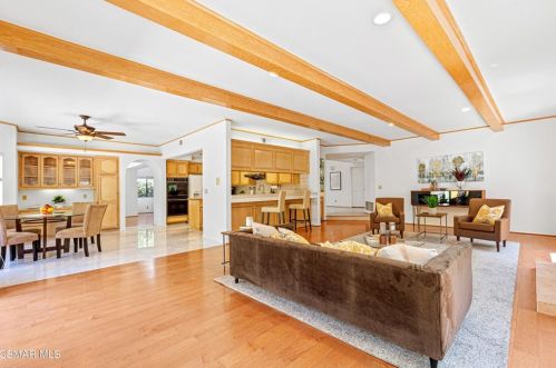 5805 Rainbow Hill Rd, Calabasas CA  91301-4636 exterior