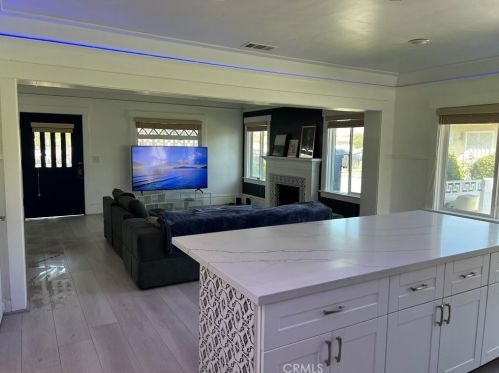 8702 Stewart And Gray Rd, Downey CA  90241-5241 exterior