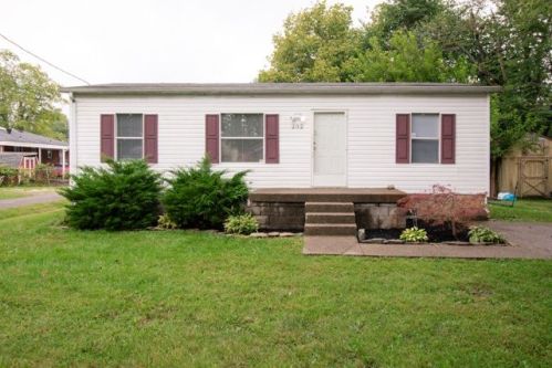 202 Lynn St, Muldraugh, KY 40155-1050