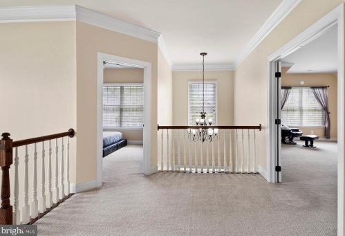 5737 Waterloo Bridge Cir, Haymarket VA  20169-8117 exterior