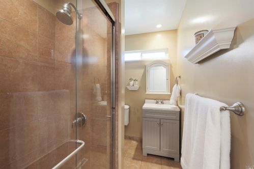 235 Grove Ave, Santa Rosa CA  95409-3813 exterior