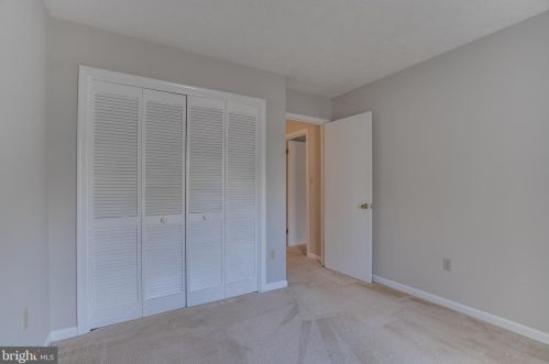 7779 Willow Pt Dr, Falls Church VA  22042-7536 exterior