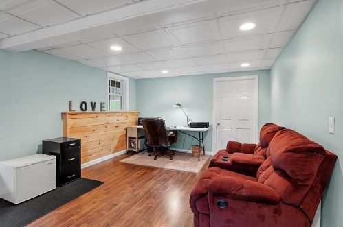 47 Old Woods Rd, Northwood NH  03261-3856 exterior