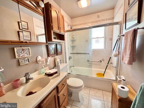 40 Baltusrol St, Trenton NJ 08690-1602 exterior