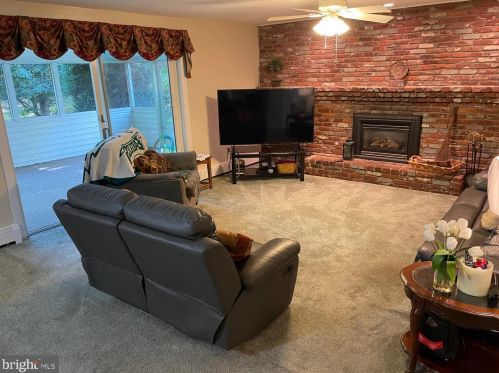 957 Powderhorn Dr, Lansdale PA  19446-5530 exterior
