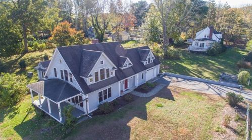 8 Cove Ln, Essex, CT 06426-1422