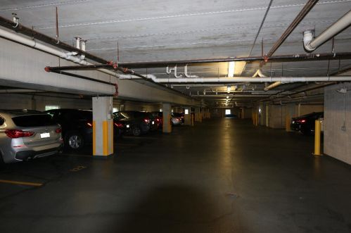 3930 Lake Dr, Milwaukee WI  53211-2448 exterior