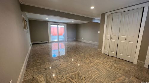 9 Snapper Ct, North Lindenhurst NY  11757-5733 exterior