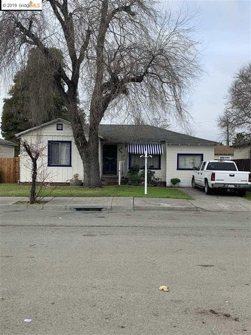 449 98th Ave, Oakland, CA 94603-2103
