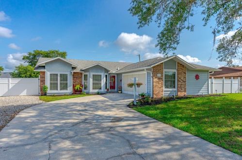 2892 Sweet Springs St, Deltona, FL 32738-2606