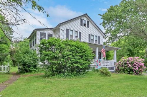 700 River Rd, Montgomery, NY 12549-2153