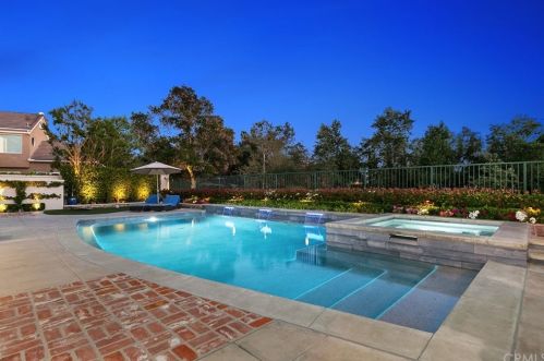 18 Reflection Ln, Trabuco Canyon, CA 92679-5100