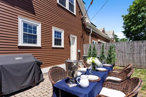 20 Phelps Rd, Middletown RI 02842-5448 exterior