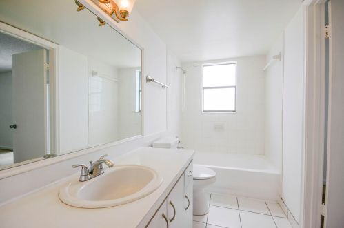 500 2nd St, Dania Beach FL  33004-3328 exterior