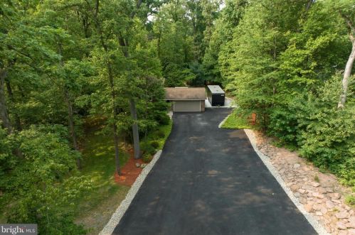 1511 Evans Rd, Pottstown, PA 19465-7239