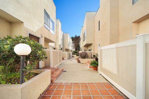 228 Monterey Rd, South Pasadena, CA 91030-3596