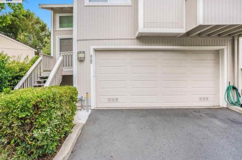 425 Camelback Rd, Concord, CA 94523-1370